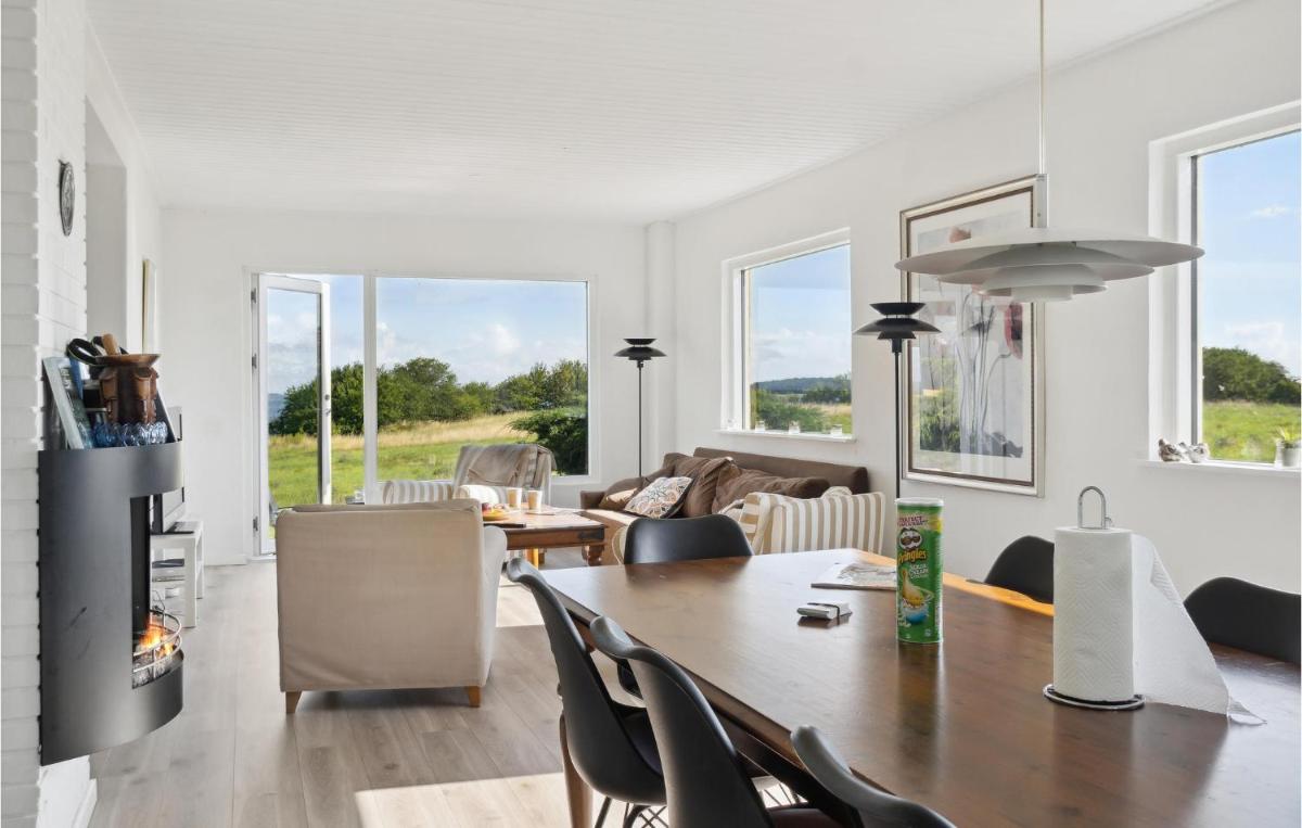 Three-Bedroom Holiday Home In Bandholm - Housity