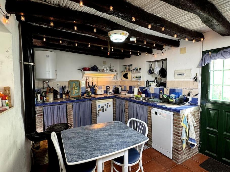 Romantic house in Sedella - Housity