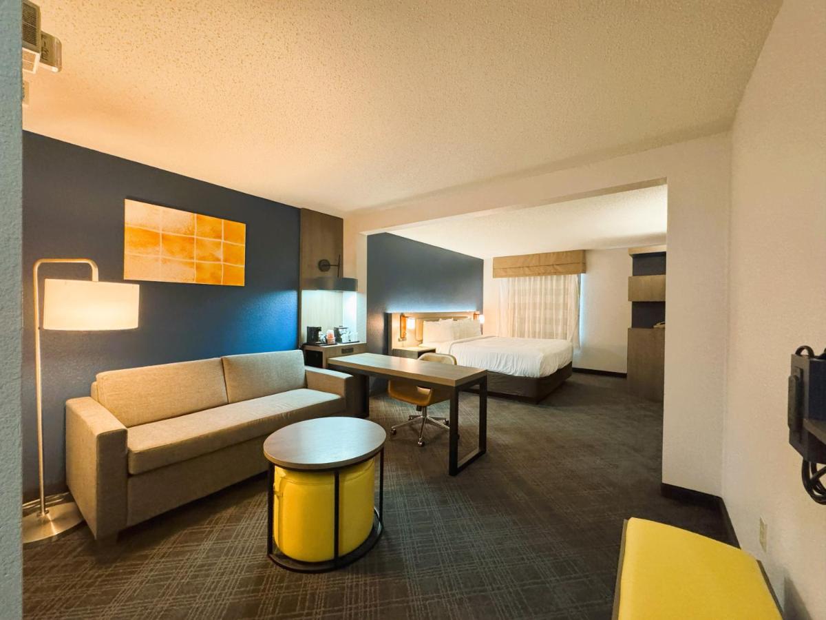 Sleep Inn & Suites Sheboygan I-43 - Housity