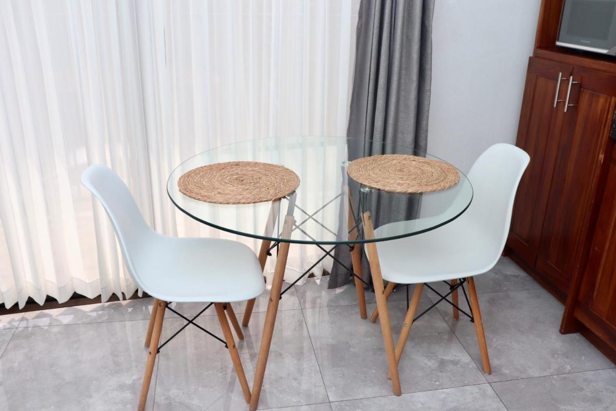 Airport SJO Residence - Edward & Familia Inn - Housity