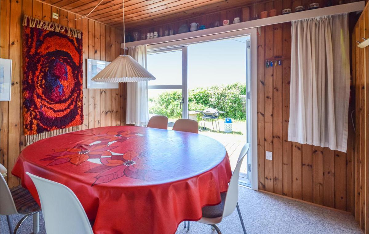 Three-Bedroom Holiday Home In Karrebaksminde - Housity