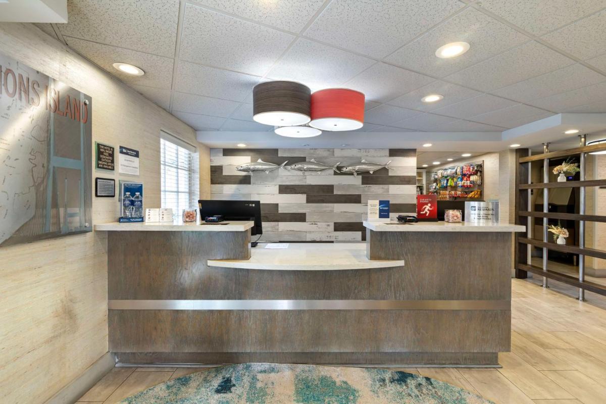 Best Western Plus St. Simons - Housity