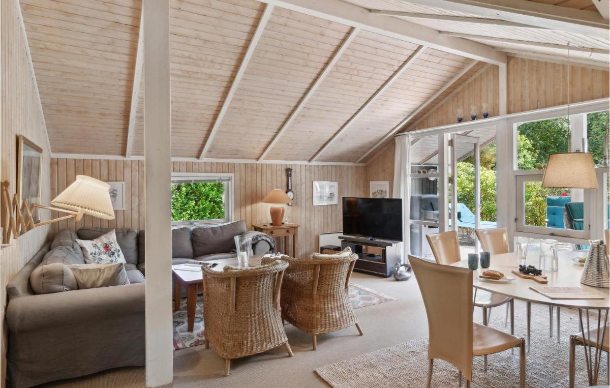 Amazing Home In Hornbæk With Kitchen - Housity