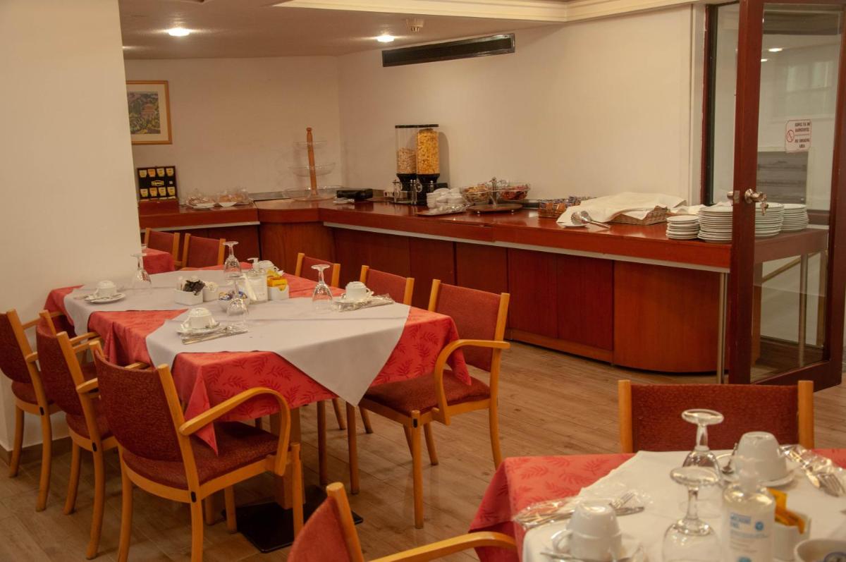 Hotel Samaras - Housity