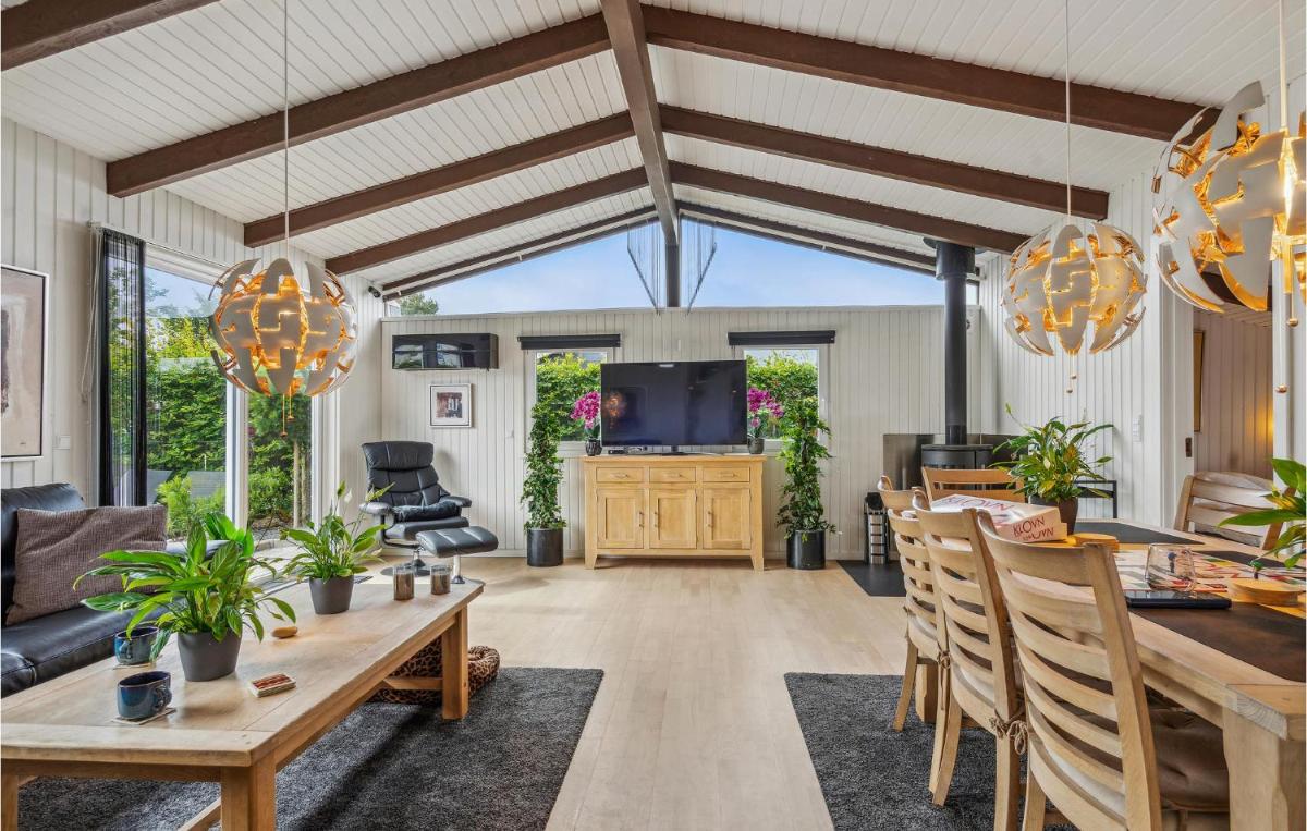 Three-Bedroom Holiday Home In Otterup - Housity