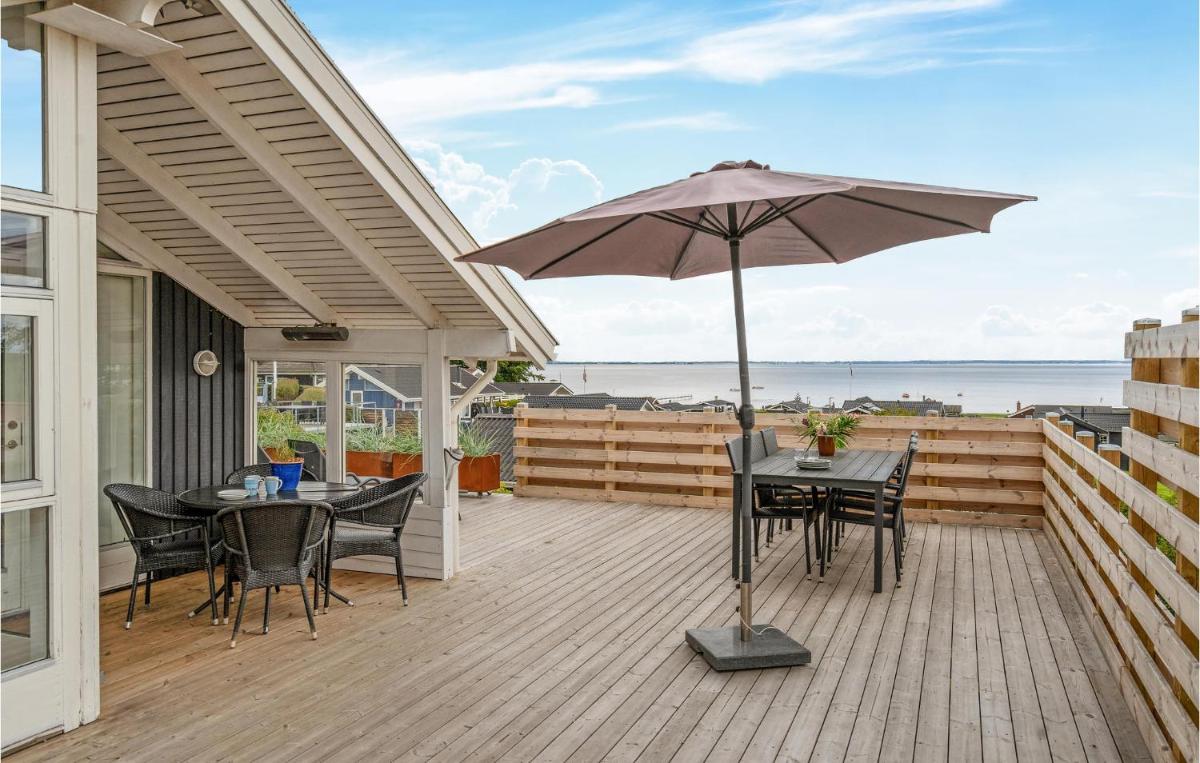Beautiful Home In Bjert With Wifi - Housity