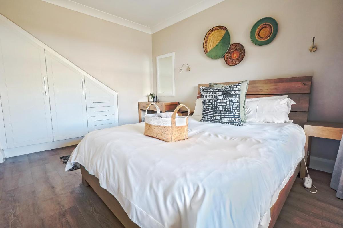 Modern self-catering apartment in a secure estate - Hizvo
