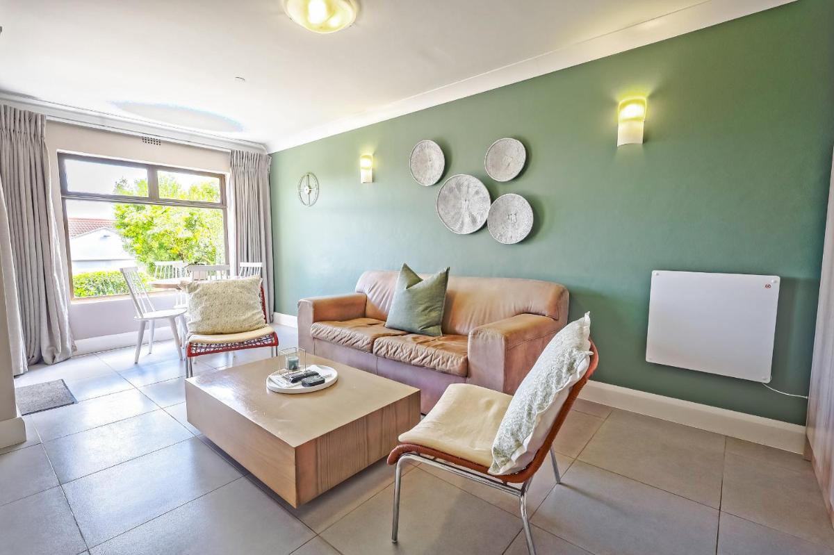 Modern self-catering apartment in a secure estate - Hizvo