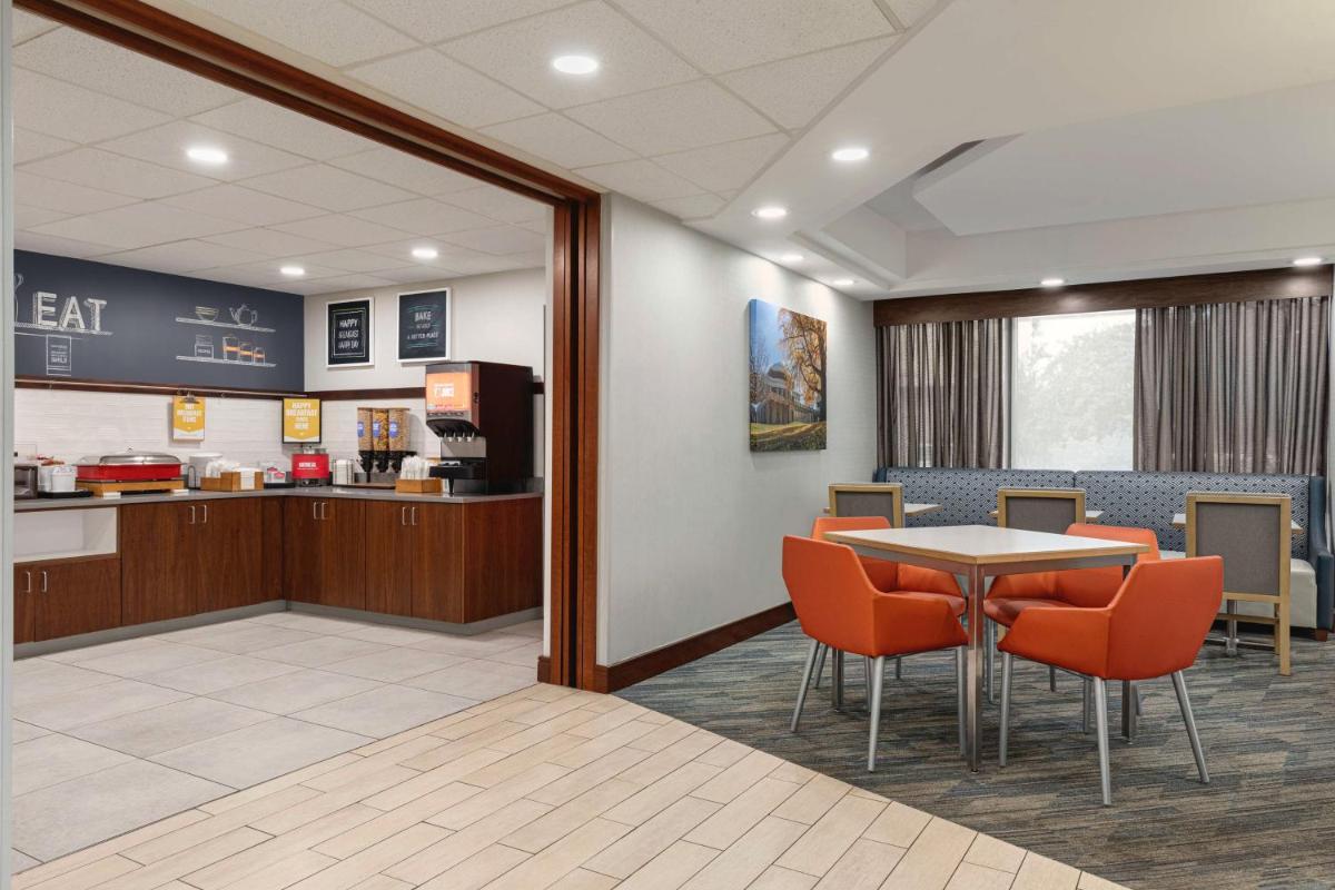 Hampton Inn Charlottesville - Housity