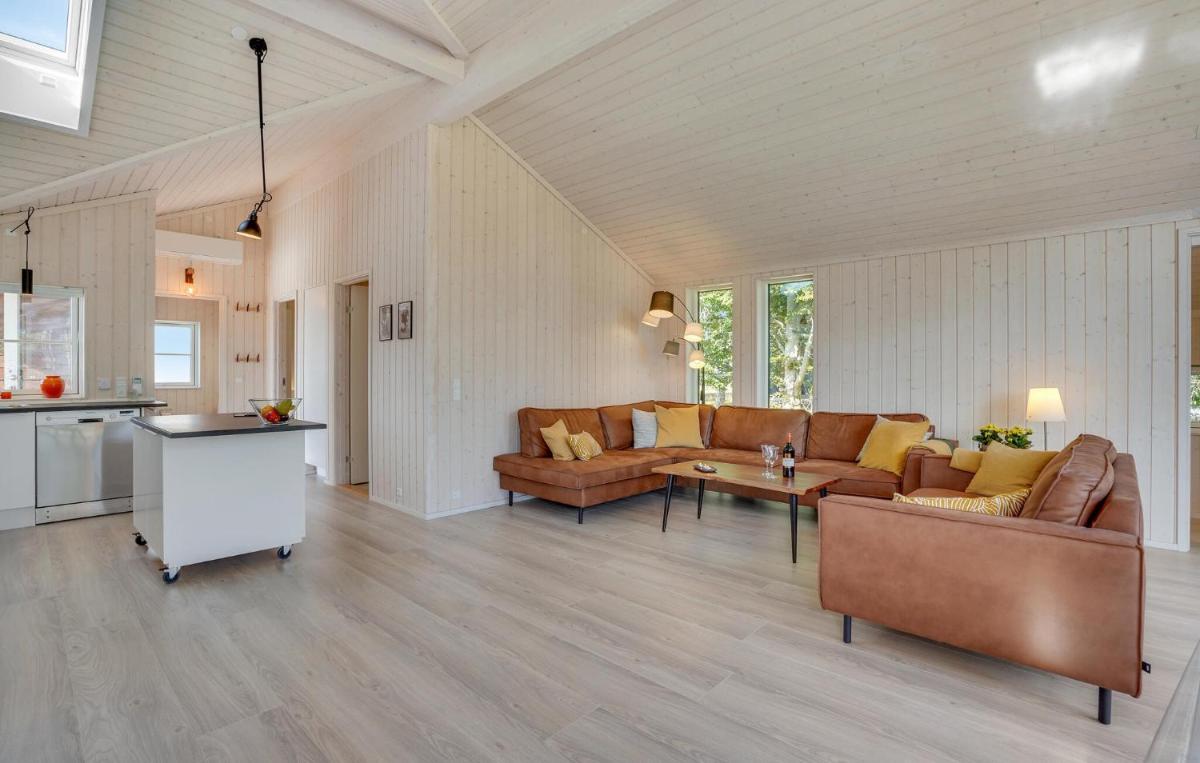 Lovely Home In Skælskør With Kitchen - Housity