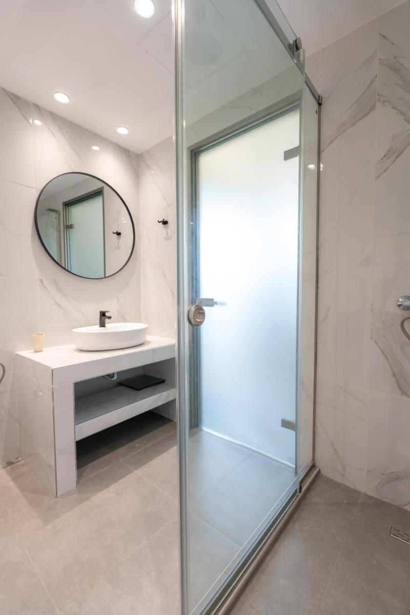 Golden Sun Hotel - Housity