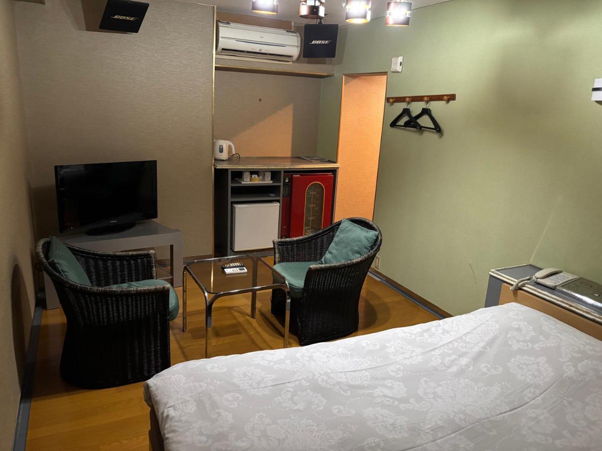 City Hotel Dolphin - Housity