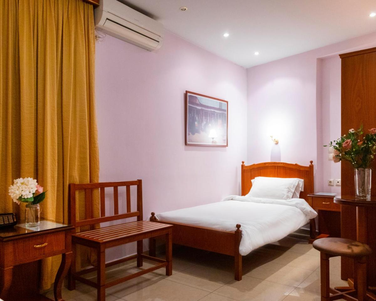 Hotel Avra - Housity
