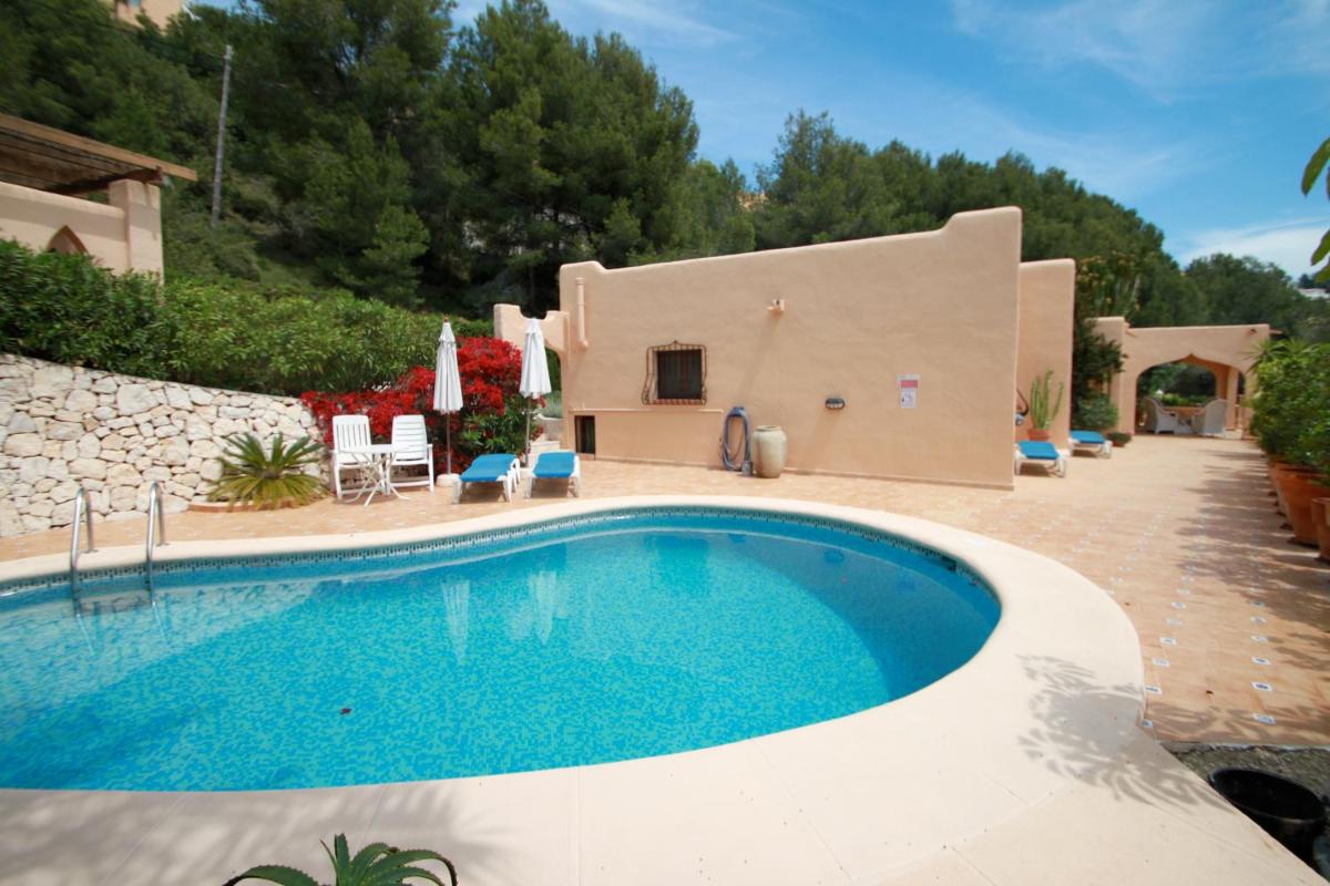 Chrisuli - well furnished villa with panoramic views in Moraira - Housity