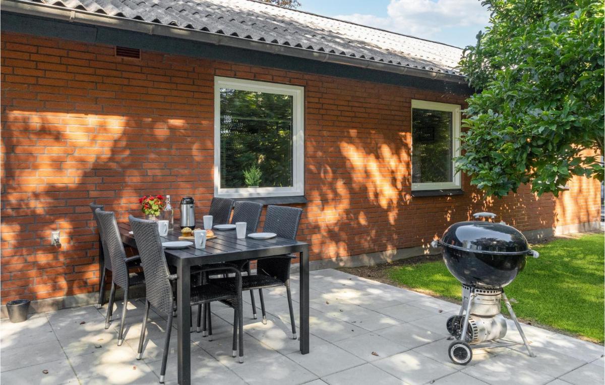 Beautiful Home In Varde With Kitchen - Housity