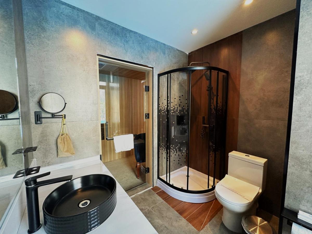Ulaanbaatar Hotel - Housity