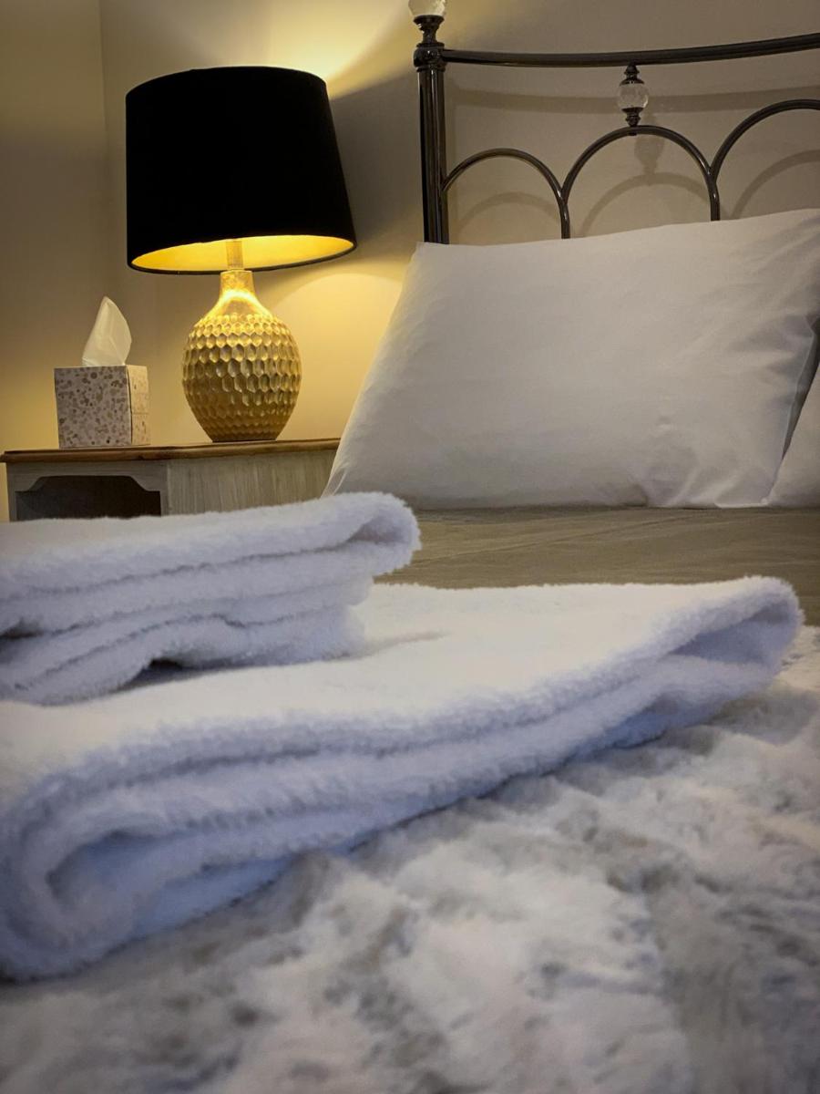 The Crown & Victoria Bed & Breakfast - Housity