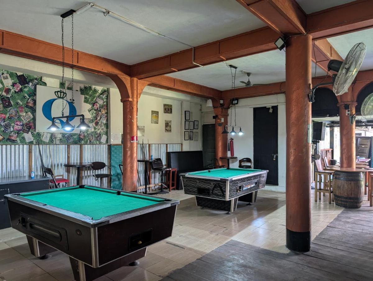 Q-Bar & Guesthouse - Housity