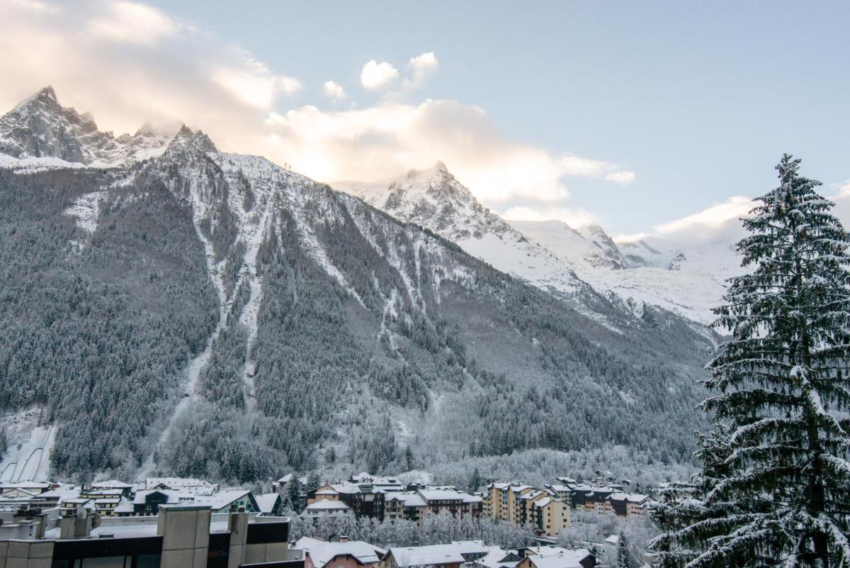 Vue générale sur la montagne ou vue sur la montagne depuis l'hôtel