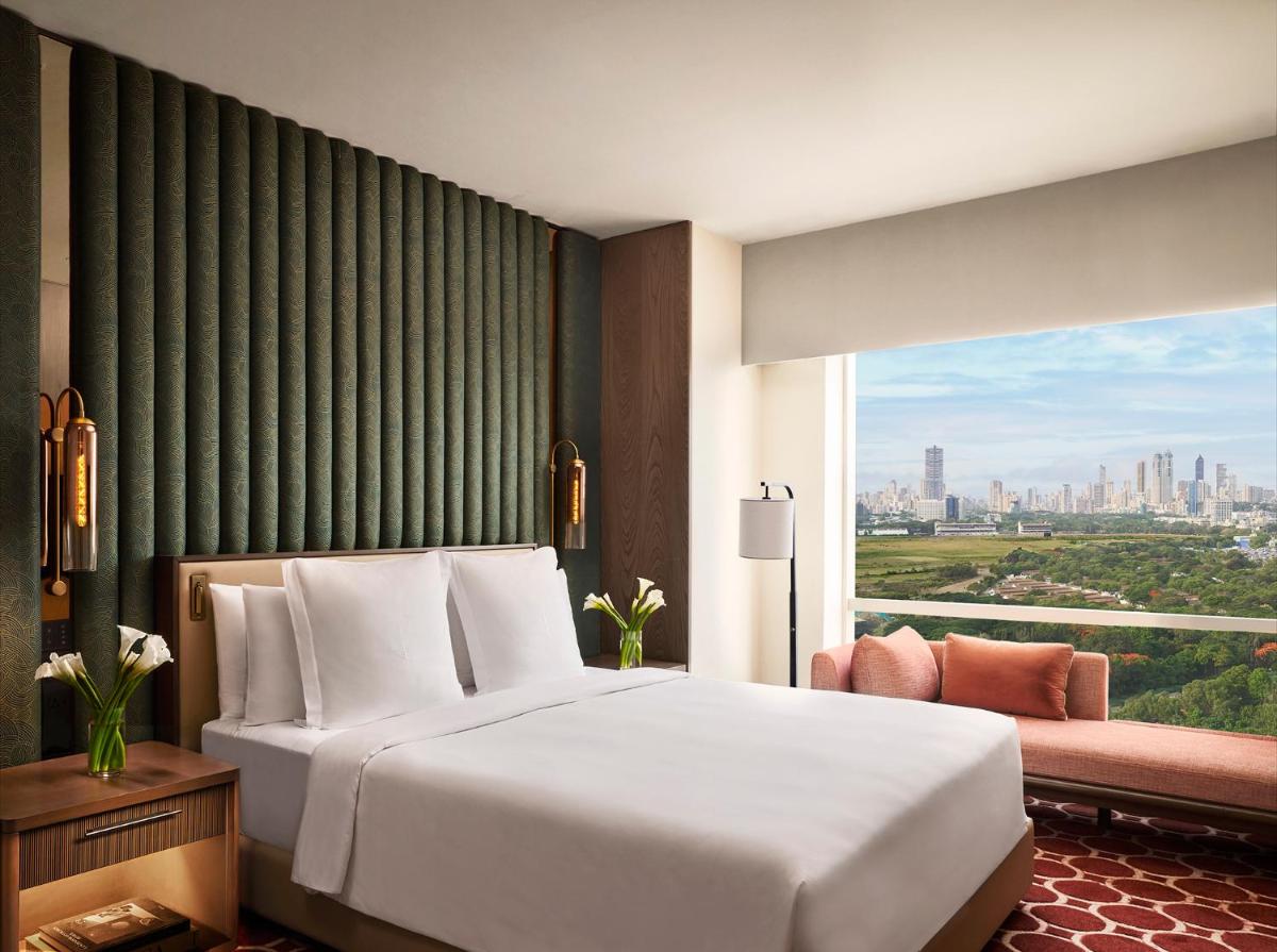 Four Seasons Hotel Mumbai - Housity