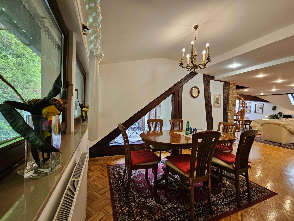 Apartment Nina with private terrace Tour As Ljubljana - Housity