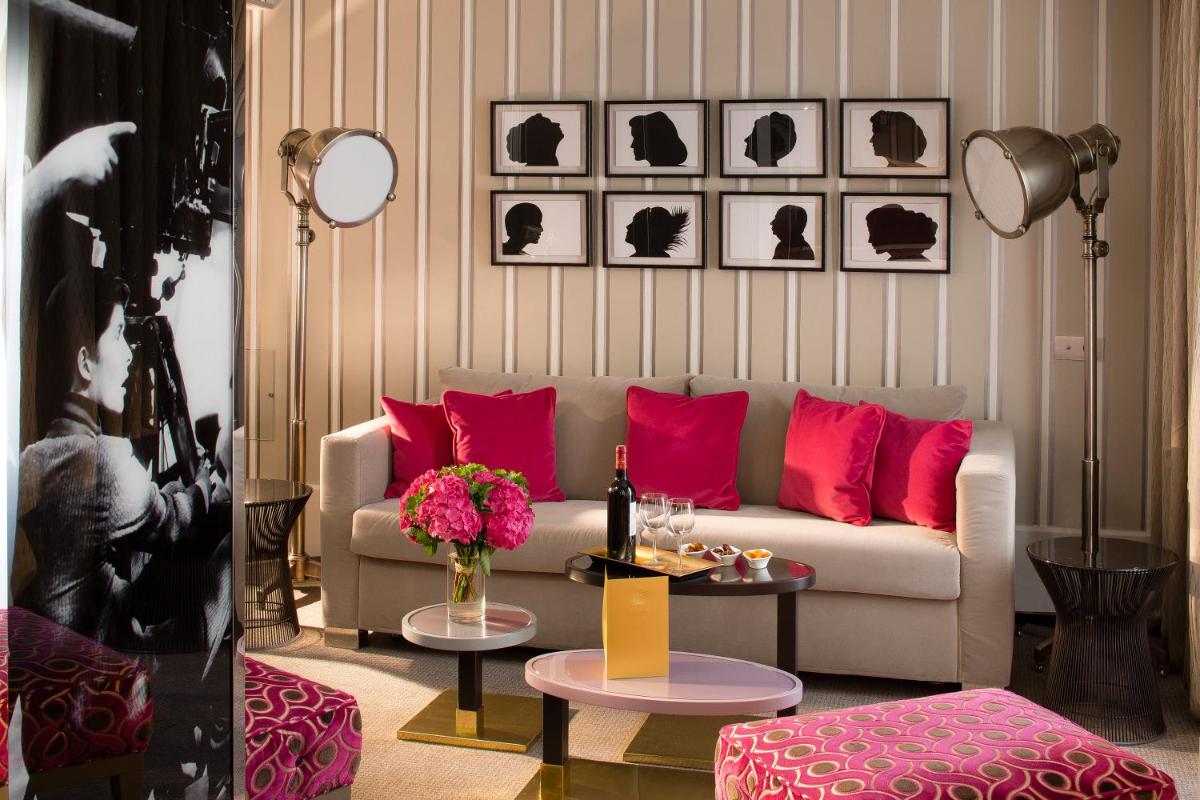 Coin salon dans l'établissement Hôtel Baume