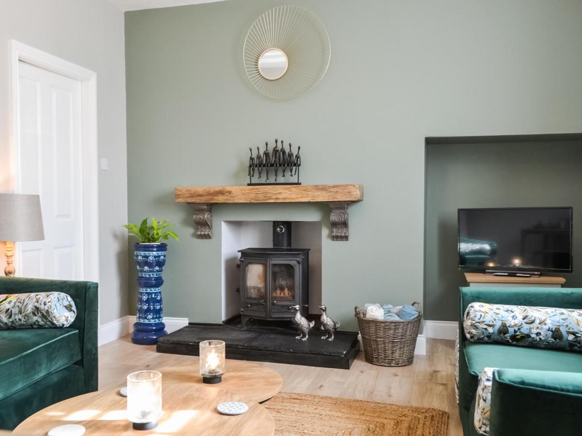 Dove Cottage-number 16 - Housity