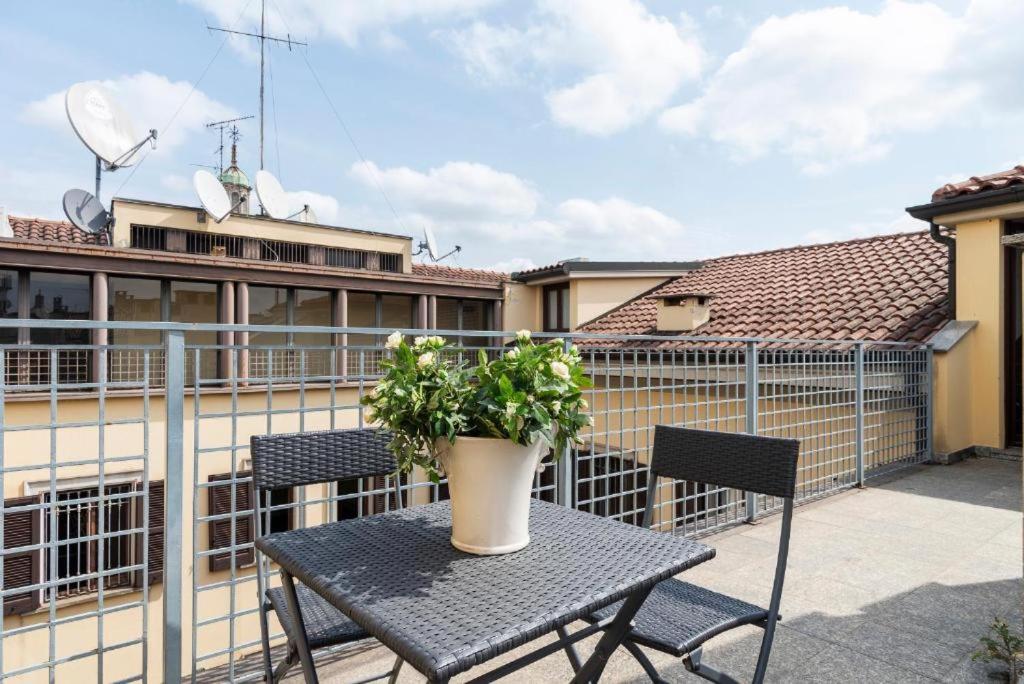 Elegant 2 bedrooms apartments near Duomo - Housity