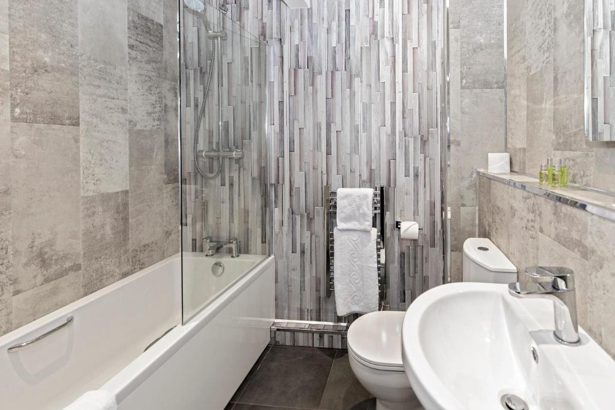 Hotel Miramar - Housity