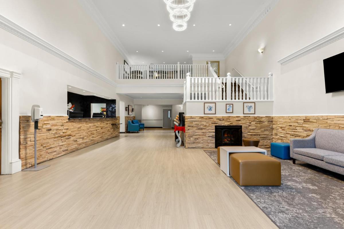 Clarion Suites Anchorage Downtown - Housity