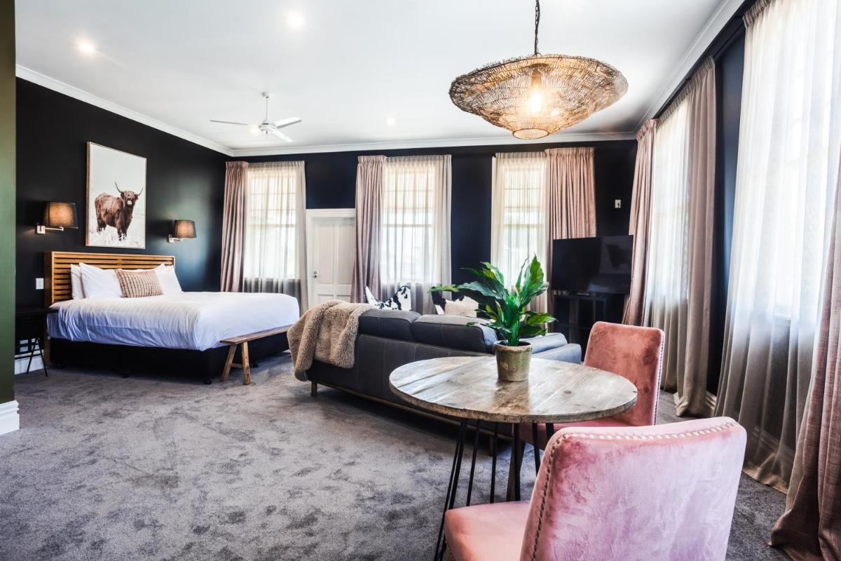 The White Swan Hotel - Housity