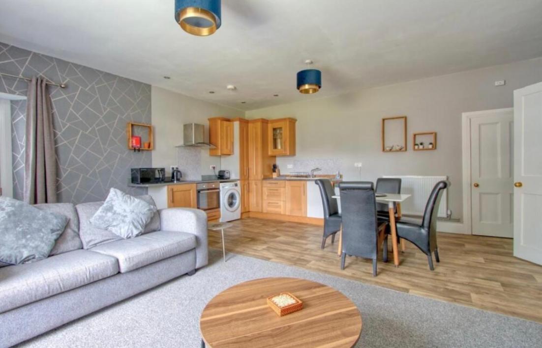 Countryside Annexe, with hottub, sleeps up to 4 - Housity