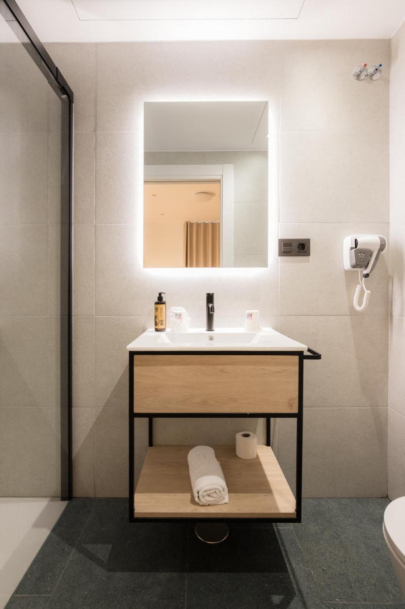 Hostal Dreamland - Housity