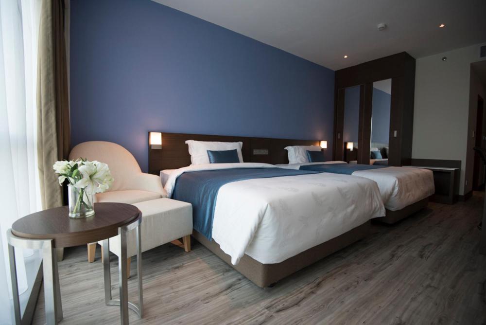 Astana Wing - Riverside Majestic Hotel - Housity