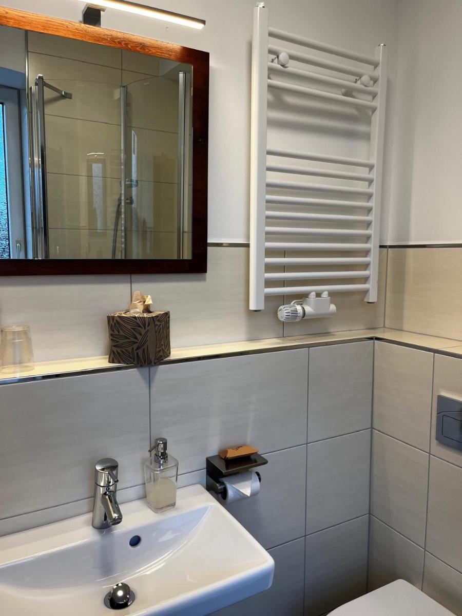 Henblas Hotel - Housity