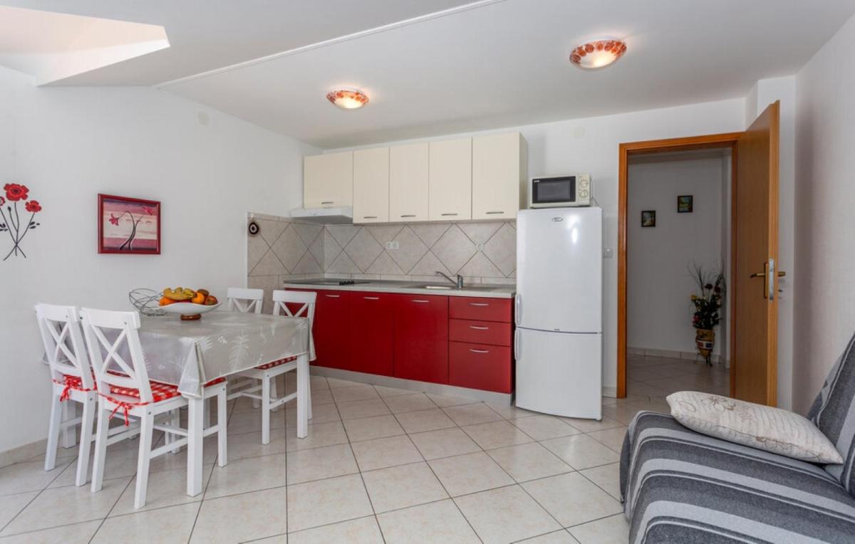 Guest House Lucija - Housity
