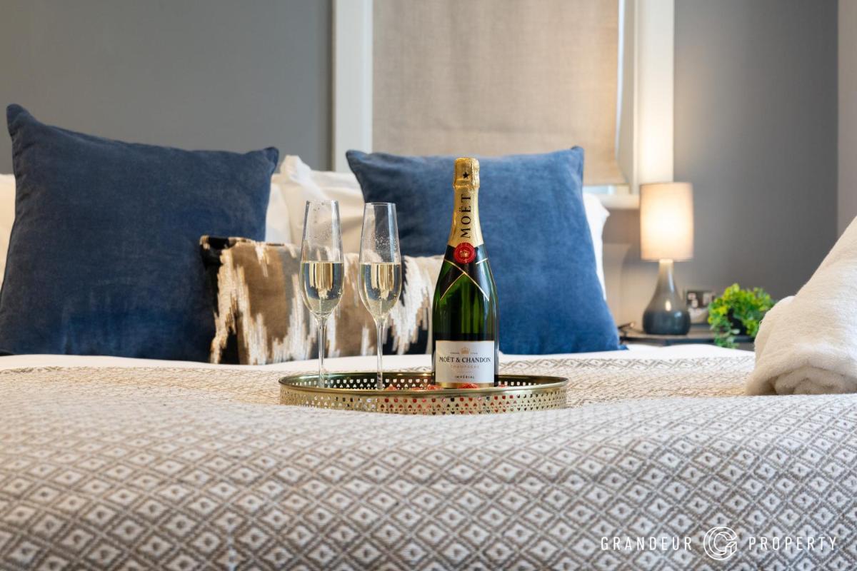 The Cransley by Grandeur Property - Housity