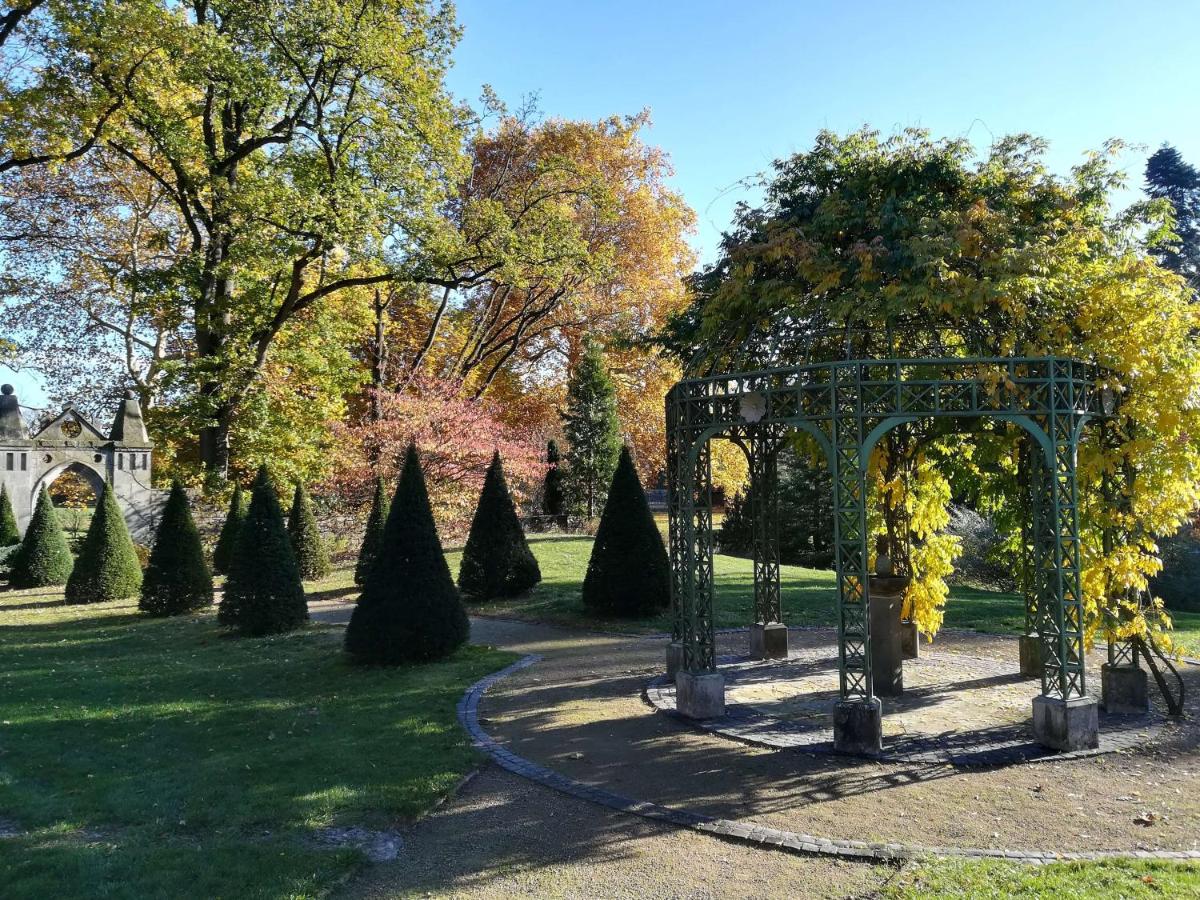 Ein Garten an der Unterkunft Schlosshotel Münchhausen