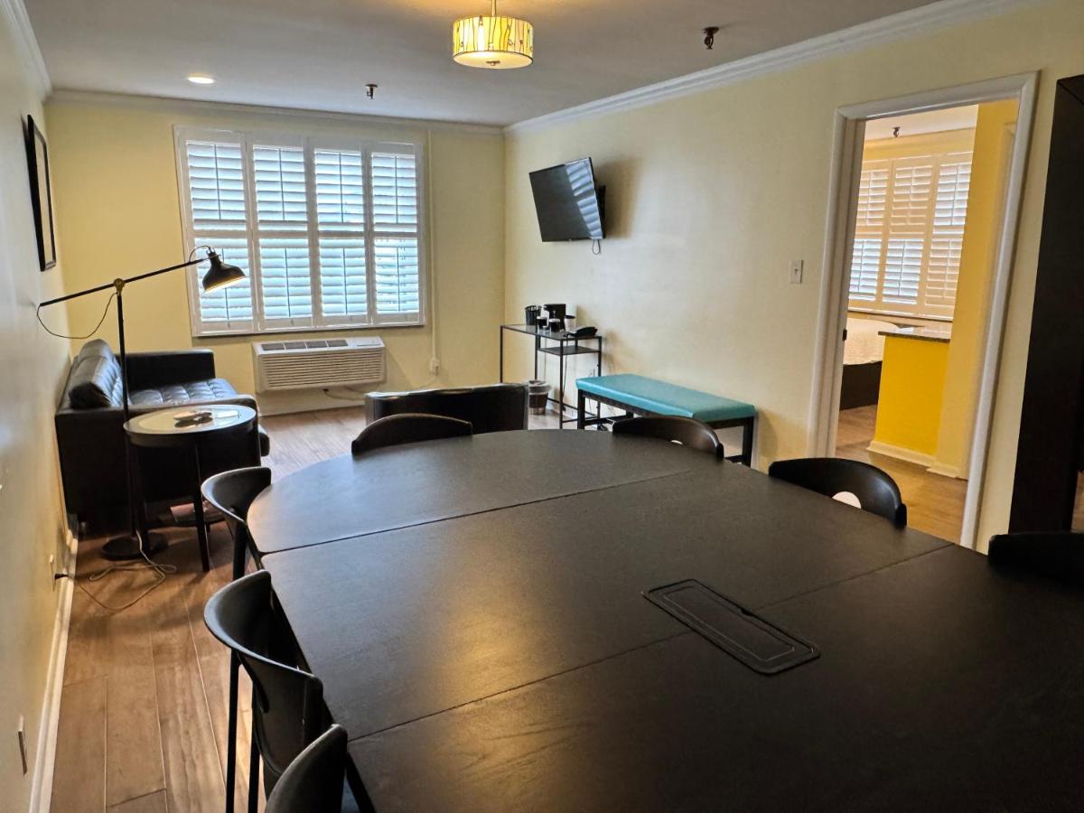 The Sherman Inn - Housity