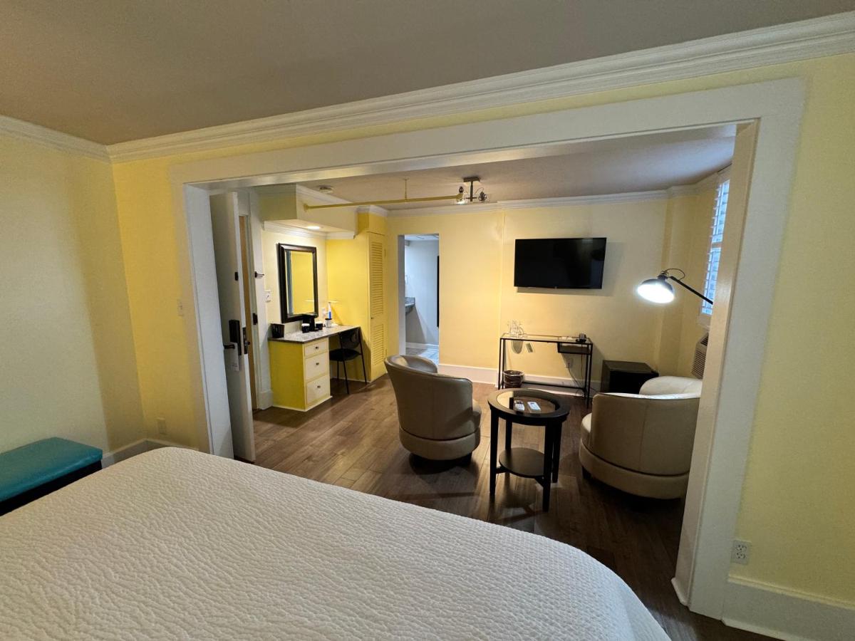 The Sherman Inn - Housity