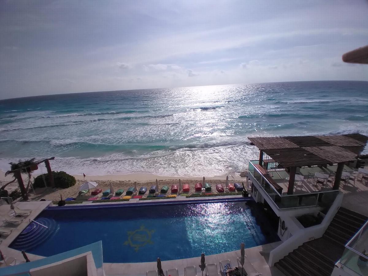 Oceanview Club Zone Beachfront 1 bedroom apartment in resort - Housity