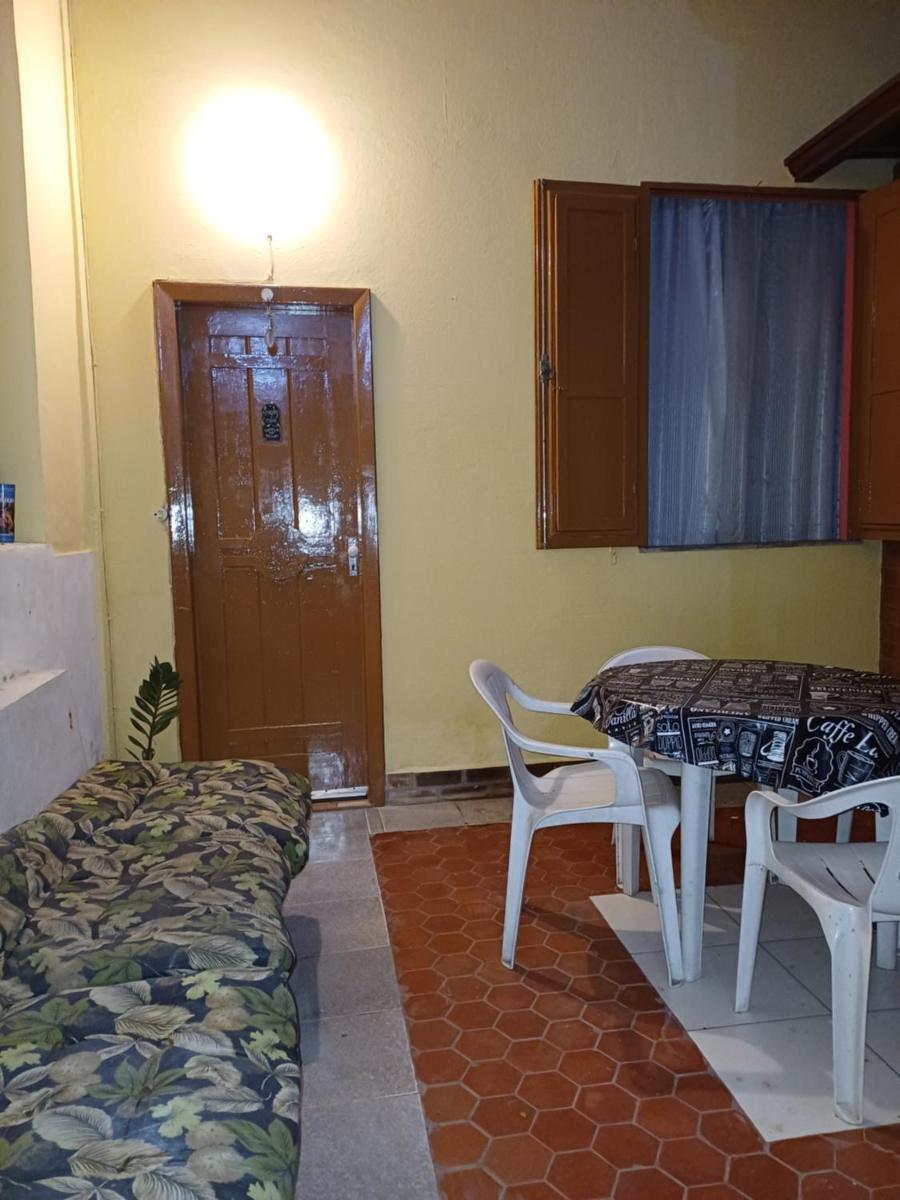 Quarto Suite na Gavea - Housity