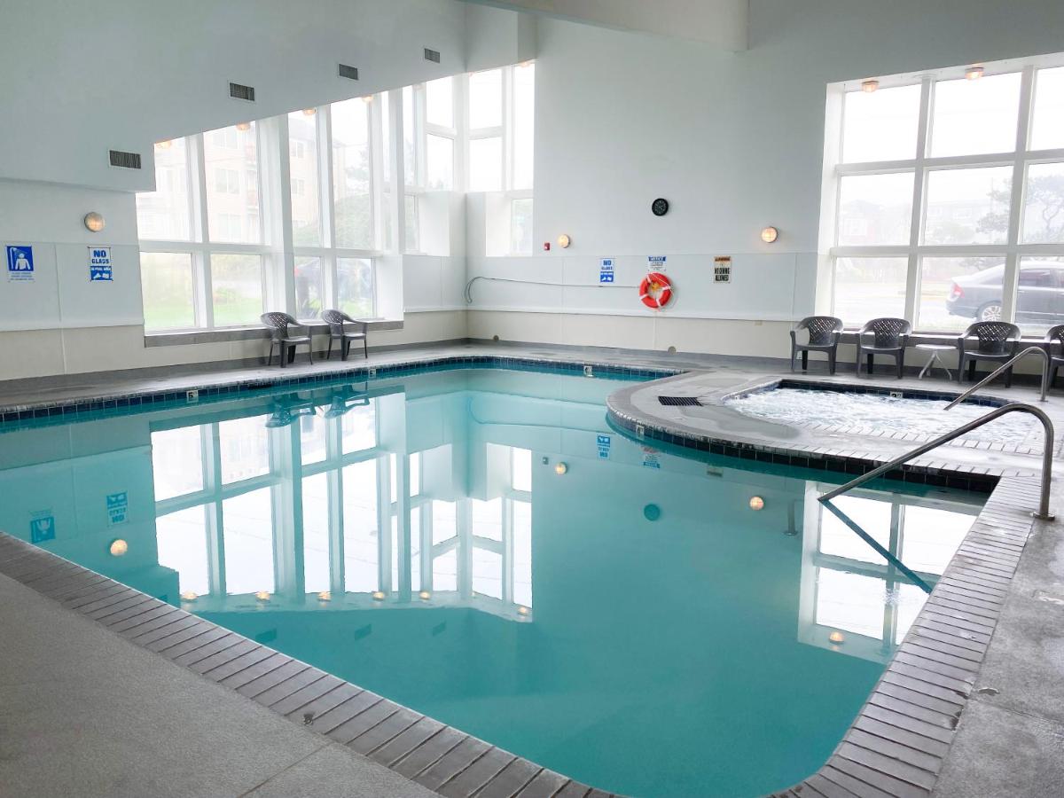 Hallmark Resort - Newport - Housity