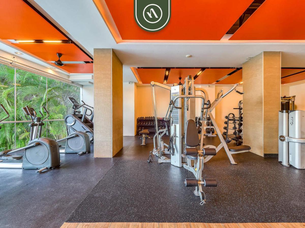 Luxury 3 BR Condo - Beachfront - Multiple Pools - Housity