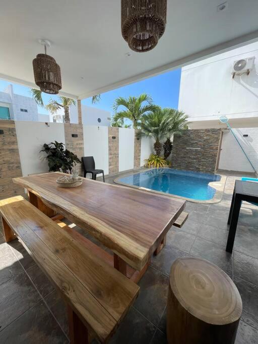 Casa con piscina privada - Housity