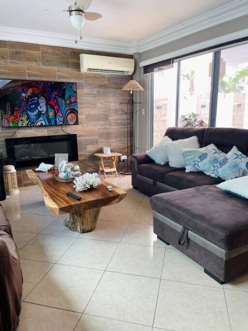 Casa con piscina privada - Housity