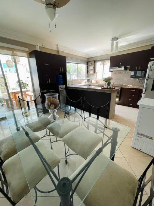 Casa con piscina privada - Housity