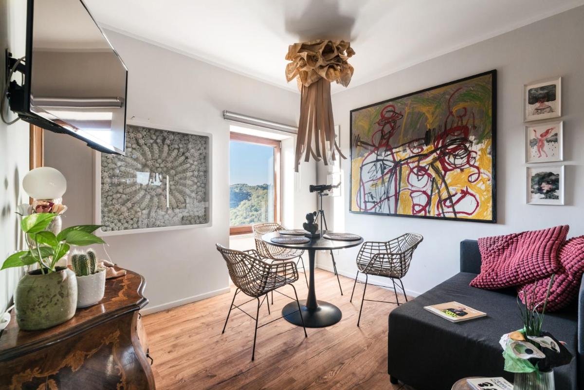 SopraBosco Calcata Art & Design Apartment - Housity