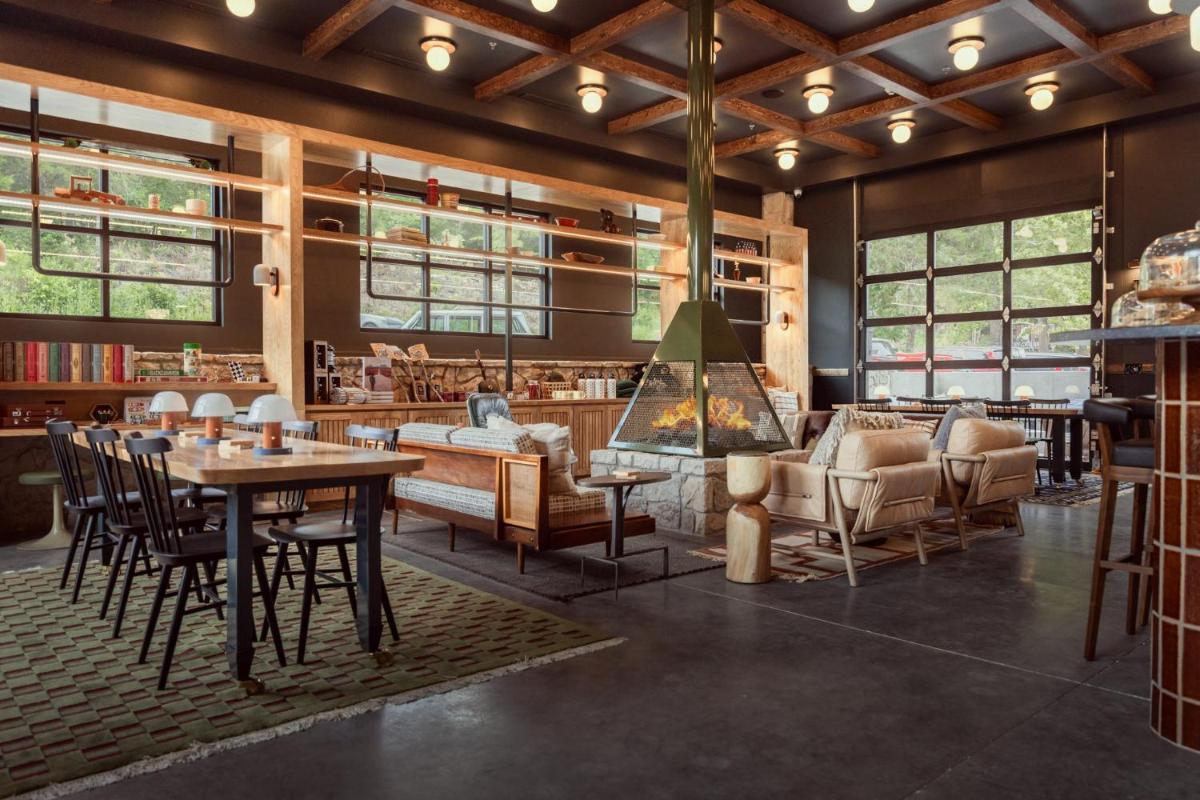The Ozarker Lodge - Housity