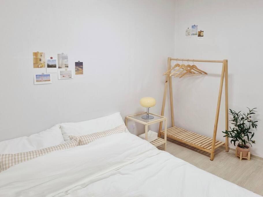 Stay Toseong - Housity